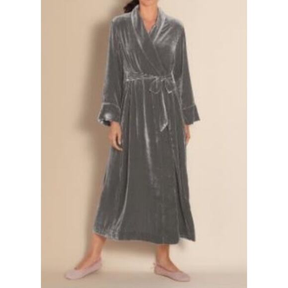 Soft Surroundings Velvet  Silk Blend Robe Belted Pockets Grayish Brown Sz PM - Picture 7 of 11